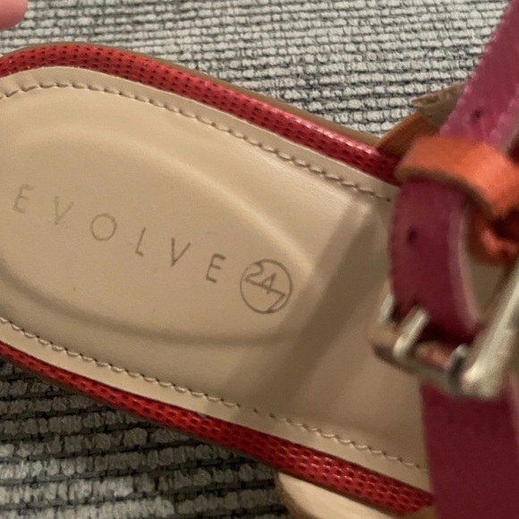 EVOLVE 24/7 Pink Red Orange Women’s 8 Thong Strappy Buckle Sandals shoes EVAVAH - Picture 6 of 14